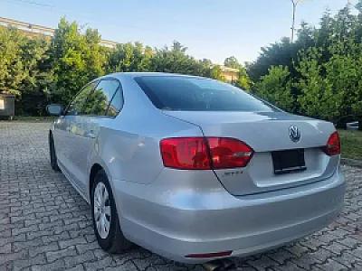 Volkswagen Jetta 2014 ekonomike – 5,500 Lek – Durrës — Durrës - Foto 3
