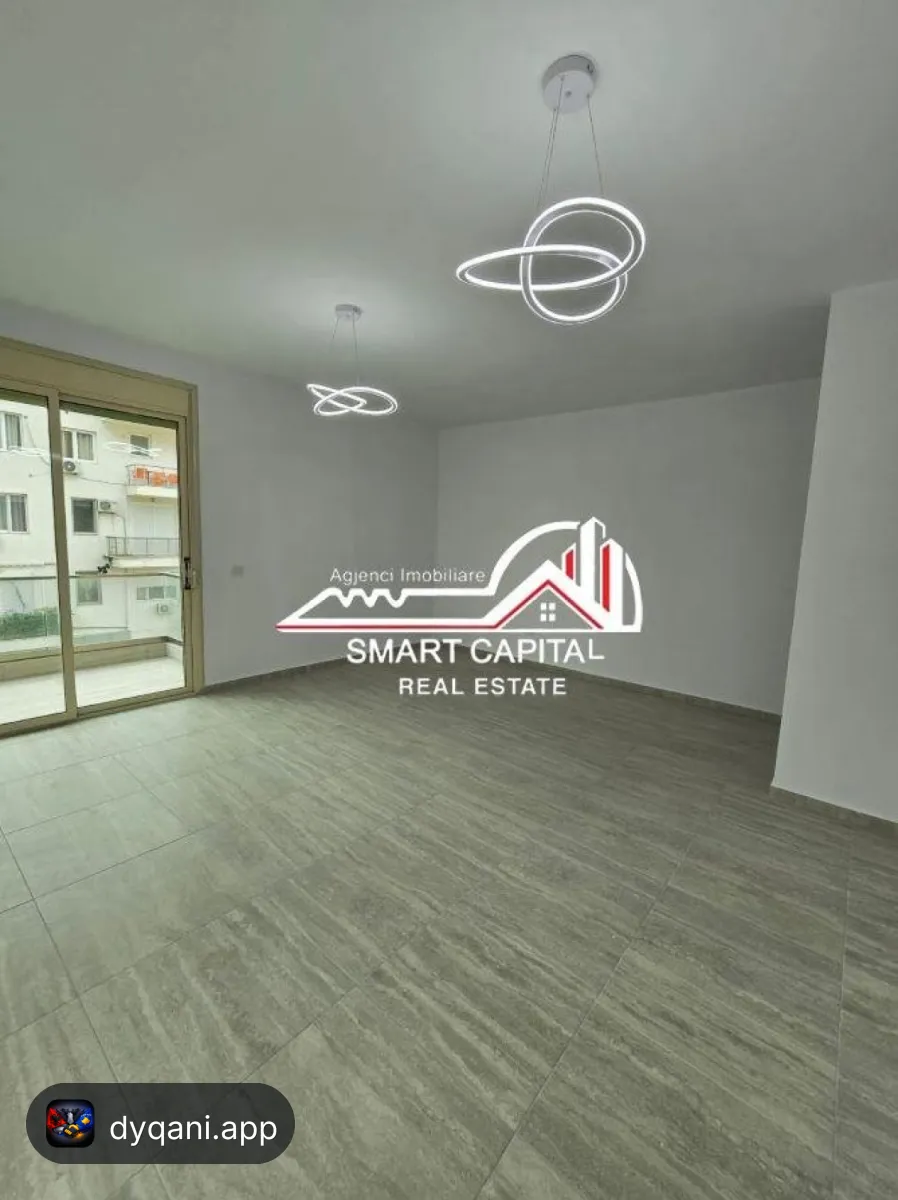 Apartament 2+1 në Shitje – Rruga Sazani – 200,000€ – I mirë — Vlorë - Foto 1