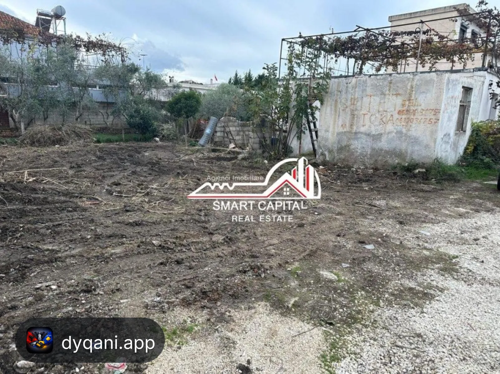 Tokë + Truall 350 m² në Shitje – 90,000€ – Vlorë – I mirë — Vlorë - Foto 3