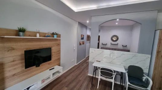 Garsoniere në Shitje – Mobiluar – 83,000€ – Vlorë – I mirë — Vlorë - Foto 1