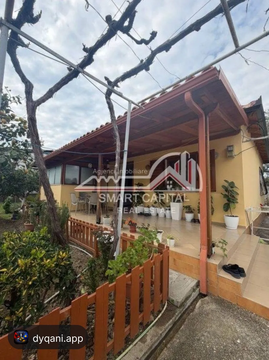 Shtëpi Private + Truall në Shitje – 220,000€ – Vlorë — Vlorë - Foto 1