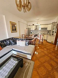 Apartament 1+1 me Qira – Përballë – 300€ – Vlorë – I mirë — Vlorë - Foto 2