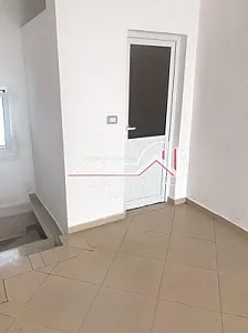 Njësi Shërbimi me Qera – 92m² – 400€ – Vlorë – I mirë — Vlorë - Foto 2