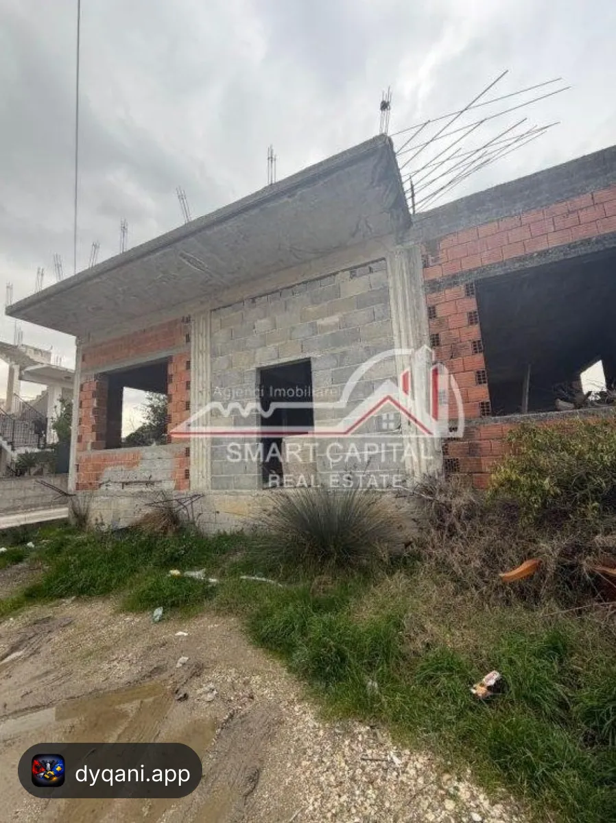 Ndërtesë + Truall në Shitje – 188 – 8,000 Lek – Vlorë — Vlorë - Foto 1