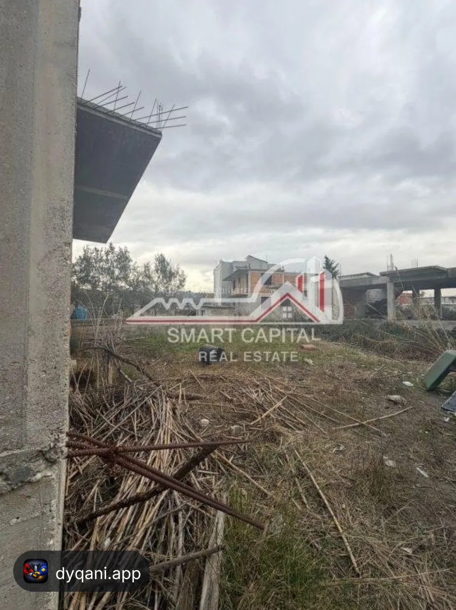 Ndërtesë + Truall në Shitje – 188 – 8,000 Lek – Vlorë — Vlorë - Foto 2