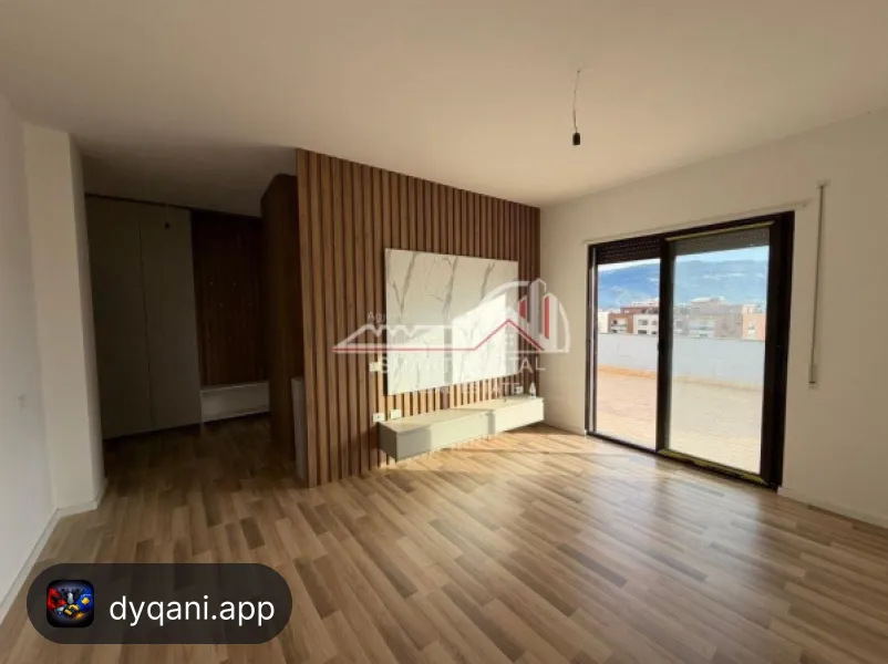 Shitet Papafingo Luksoze Ne Vlorë – 190,000€ – I mirë — Vlorë