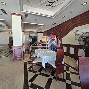 Ambient Biznesi 300m² me Qera – 2,300€ – Vlorë – I mirë — Vlorë - Foto 4