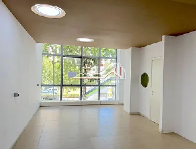 Ambient Biznesi 160m² me Qera – 95,000 Lek – Vlorë – I mirë — Vlorë - Foto 1