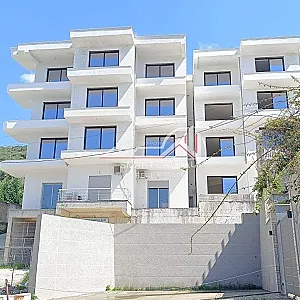 Apartament 1+1 në Shitje – 81m² – 1,200€ – Vlorë – I mirë — Vlorë - Foto 1