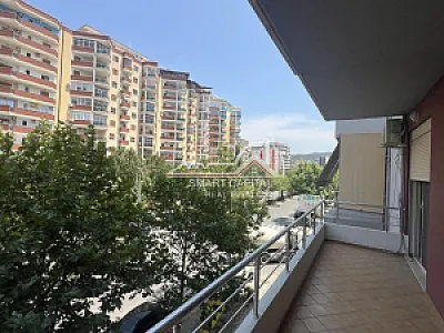 Apartament 2+1 në Shitje – Pranë Portit – 200,000€ – I mirë — Vlorë - Foto 10