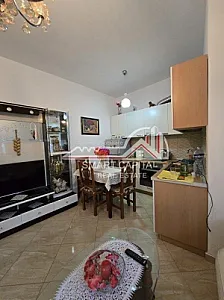 Apartament 1+1 me Qira – Mobiluar – 400€ – Vlorë – I mirë — Vlorë - Foto 1