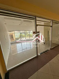 Dyqan 30m² në Shitje – Conad Vlorë – 45,000€ – I mirë — Vlorë - Foto 7