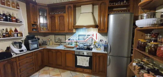 Penthouse 3+1+1+2 në Shitje – Qendra – 345,000€ – I mirë — Vlorë - Foto 10