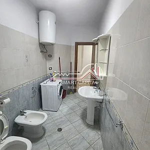 Apartament 1+1 me Qira – Mobiluar – 350€ – Vlorë – I mirë — Vlorë - Foto 6