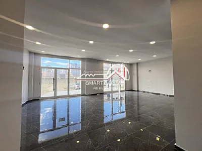 Ambient Komercial/Dyqan 132m² me Qera – 480€ – Vlorë — Vlorë - Foto 1