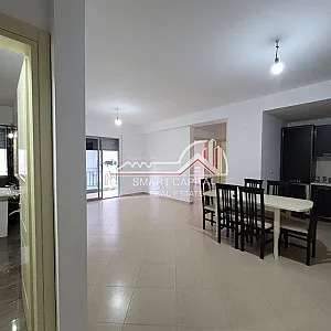 Apartament 2+1 në Shitje – Ish-Kombinati – 152,000€ – I mirë — Vlorë - Foto 5