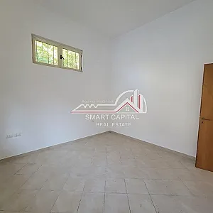 Dyqan 105 m² në Shitje – Lagja 24 Maji – 110,000€ – I mirë — Vlorë - Foto 1