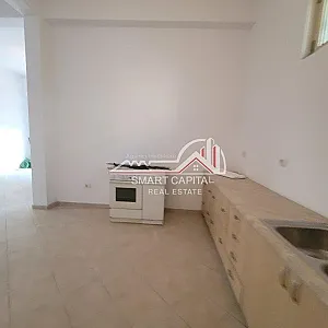 Dyqan 105 m² në Shitje – Lagja 24 Maji – 110,000€ – I mirë — Vlorë - Foto 7