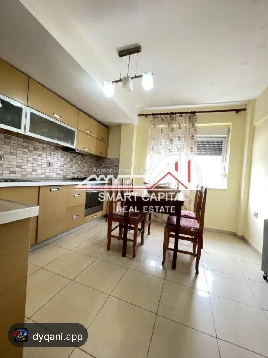 Shitet Apartment 2+1 Ne Qender – 78,000€ – Vlorë – I mirë — Vlorë - Foto 1