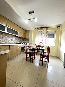 Shitet Apartment 2+1 Ne Qender – 78,000€ – Vlorë – I mirë — Vlorë - Foto 1