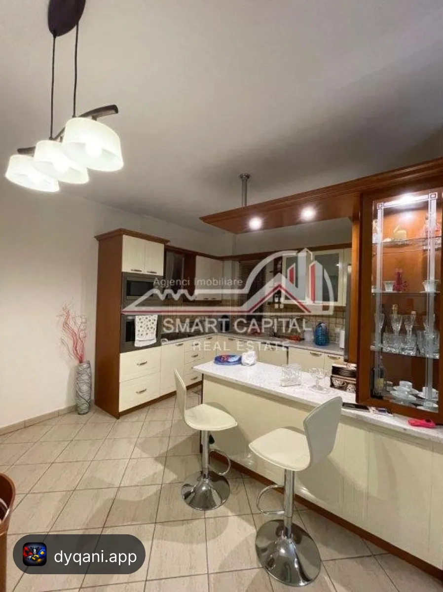 Shitet Apartament 2+1 Tek Shtepia E Oficerve – Vlorë — Vlorë - Foto 2