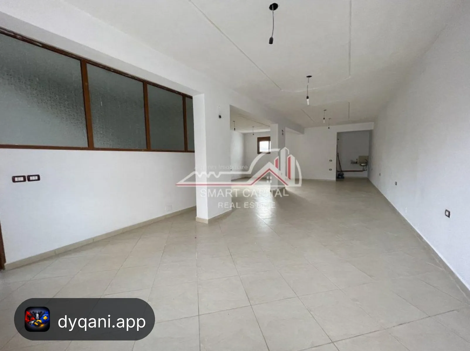Njësi Shërbimi/Dyqan 312m² me Qera – 500€ – Vlorë – I mirë — Vlorë - Foto 1
