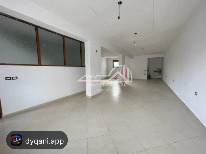 Njësi Shërbimi/Dyqan 312m² me Qera – 500€ – Vlorë – I mirë — Vlorë