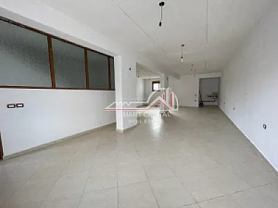 Njësi Shërbimi/Dyqan 312m² me Qera – 500€ – Vlorë – I mirë — Vlorë - Foto 1