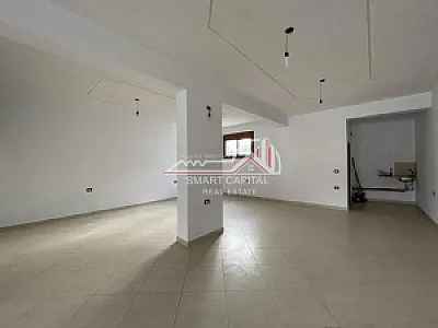 Njësi Shërbimi/Dyqan 312m² me Qera – 500€ – Vlorë – I mirë — Vlorë - Foto 2