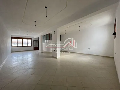 Njësi Shërbimi/Dyqan 312m² me Qera – 500€ – Vlorë – I mirë — Vlorë - Foto 3