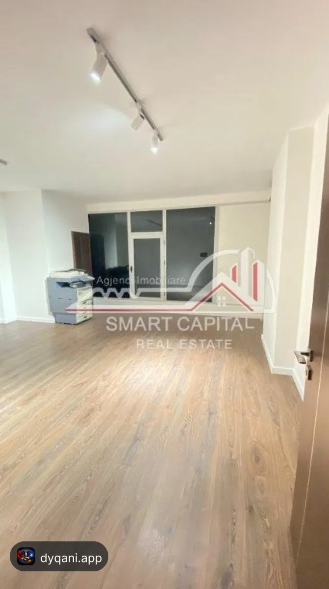 Zyra me Qira – Pranë Gjykatës, 30m² – 300€ – Vlorë – I mirë — Vlorë - Foto 1
