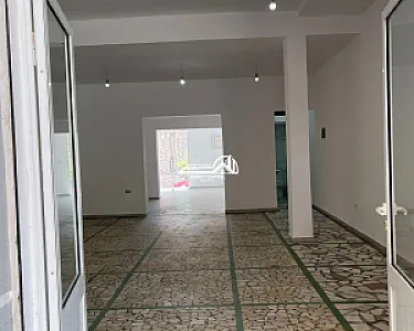 Dyqan 115 m² në Shitje – 3 Ambiente + 2 – 500€ – Vlorë — Vlorë - Foto 2