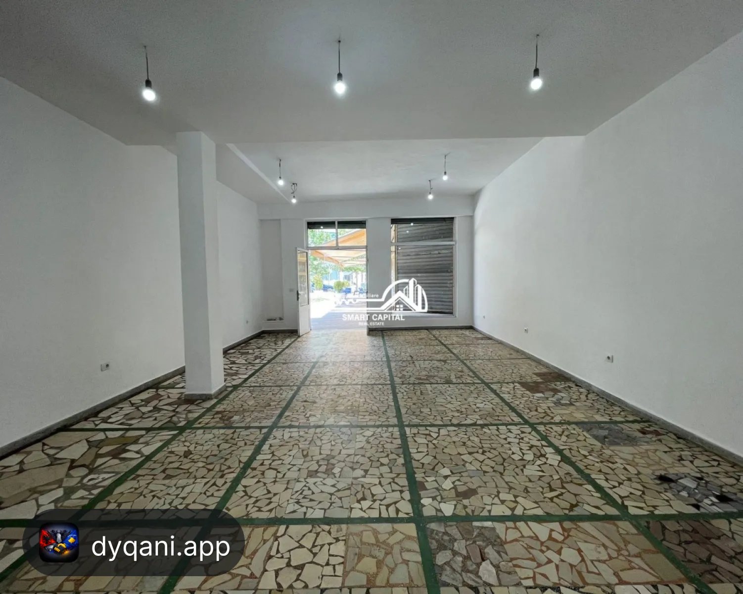 Dyqan 115 m² në Shitje – 3 Ambiente + 2 – 500€ – Vlorë — Vlorë - Foto 3