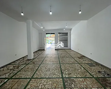Dyqan 115 m² në Shitje – 3 Ambiente + 2 – 500€ – Vlorë — Vlorë - Foto 3
