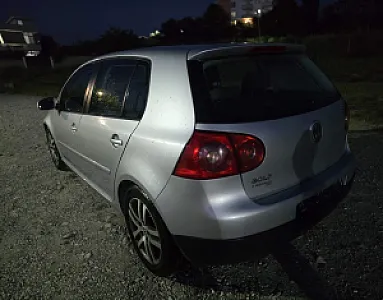 Volkswagen Golf 5 1.9 TDI – 450,000 Lek – Durrës — Durrës - Foto 5