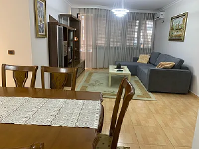 Apartament 2+1+2 me qira prane 21 – 750€ – Tirane – I mirë — Tirane - Foto 1