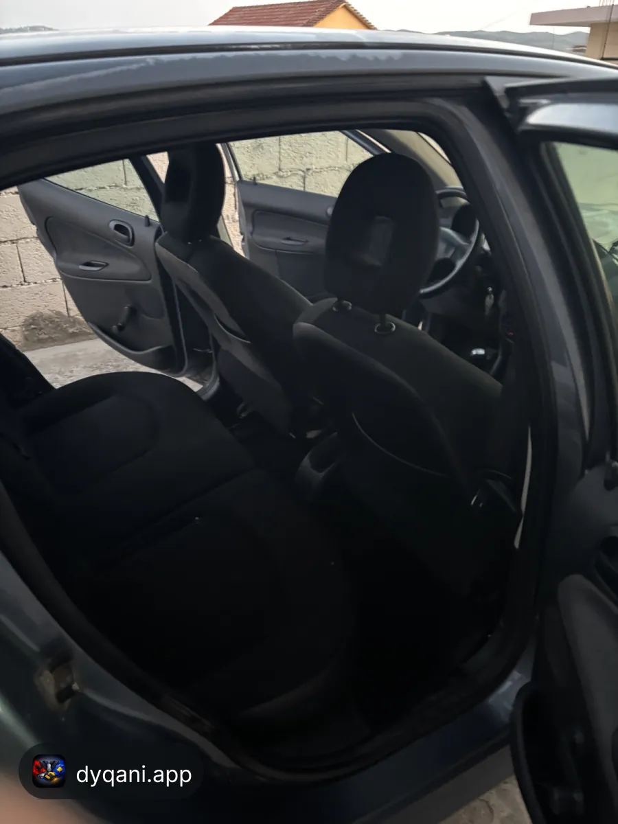 Peugeot 206 1.4 nafte – 2,500 Lek – Peqin – I mirë — Peqin - Foto 9