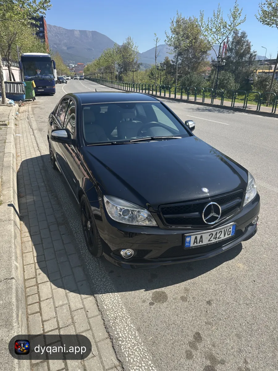 Mercedes w204 2007 ne gjendje – 700,000 Lek – Tiranë — Tiranë - Foto 1