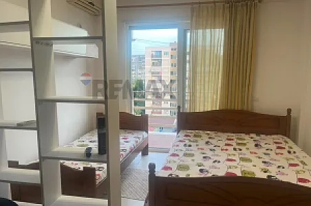 Me Qira Garsonierë, 52m² – 35,000 Lek – Tiranë – I mirë — Tiranë - Foto 5