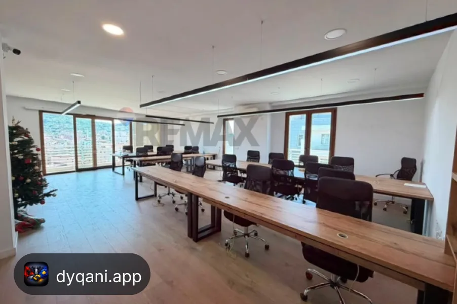 Me Qira Zyrë, 200m², Kati 8 – 250,000 Lek – Tiranë – I mirë — Tiranë