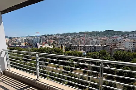 Me Qira Zyrë, 200m², Kati 8 – 250,000 Lek – Tiranë – I mirë — Tiranë - Foto 3