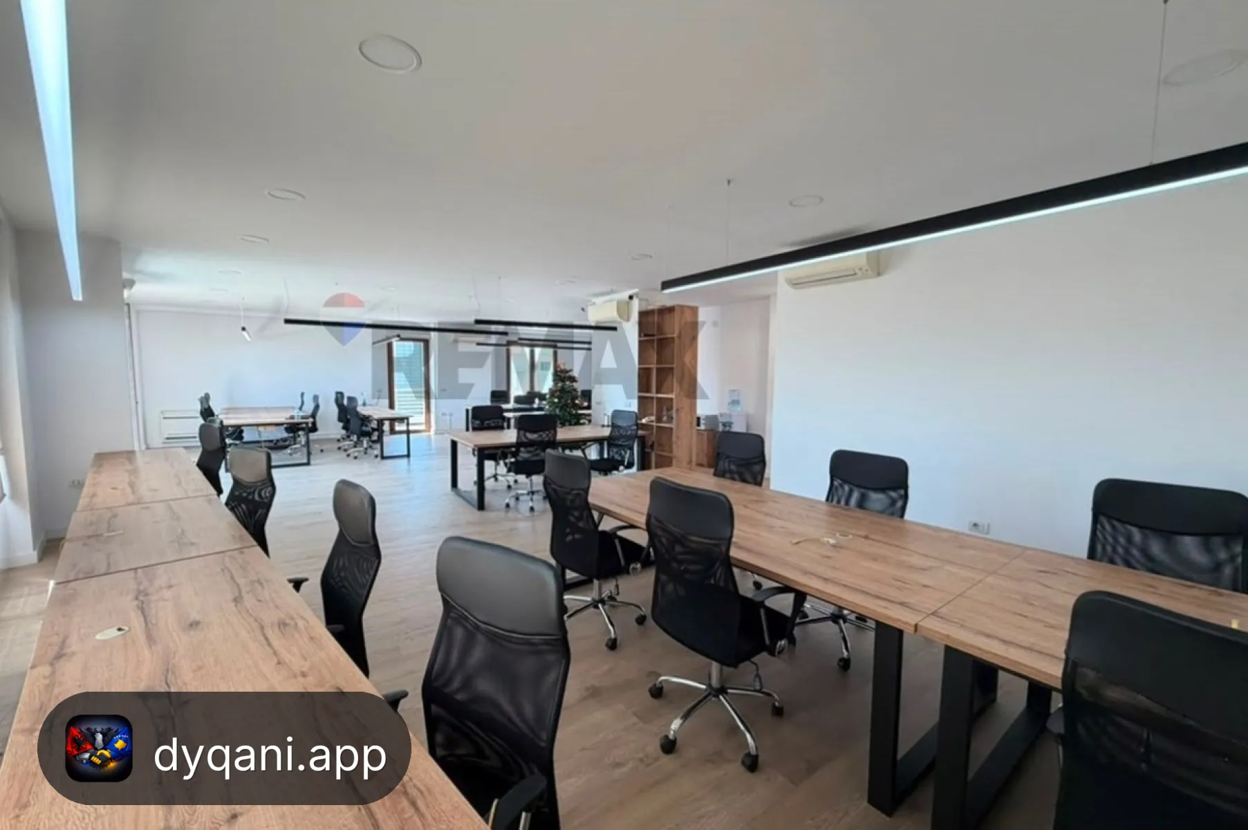 Me Qira Zyrë, 200m², Kati 8 – 250,000 Lek – Tiranë – I mirë — Tiranë - Foto 5