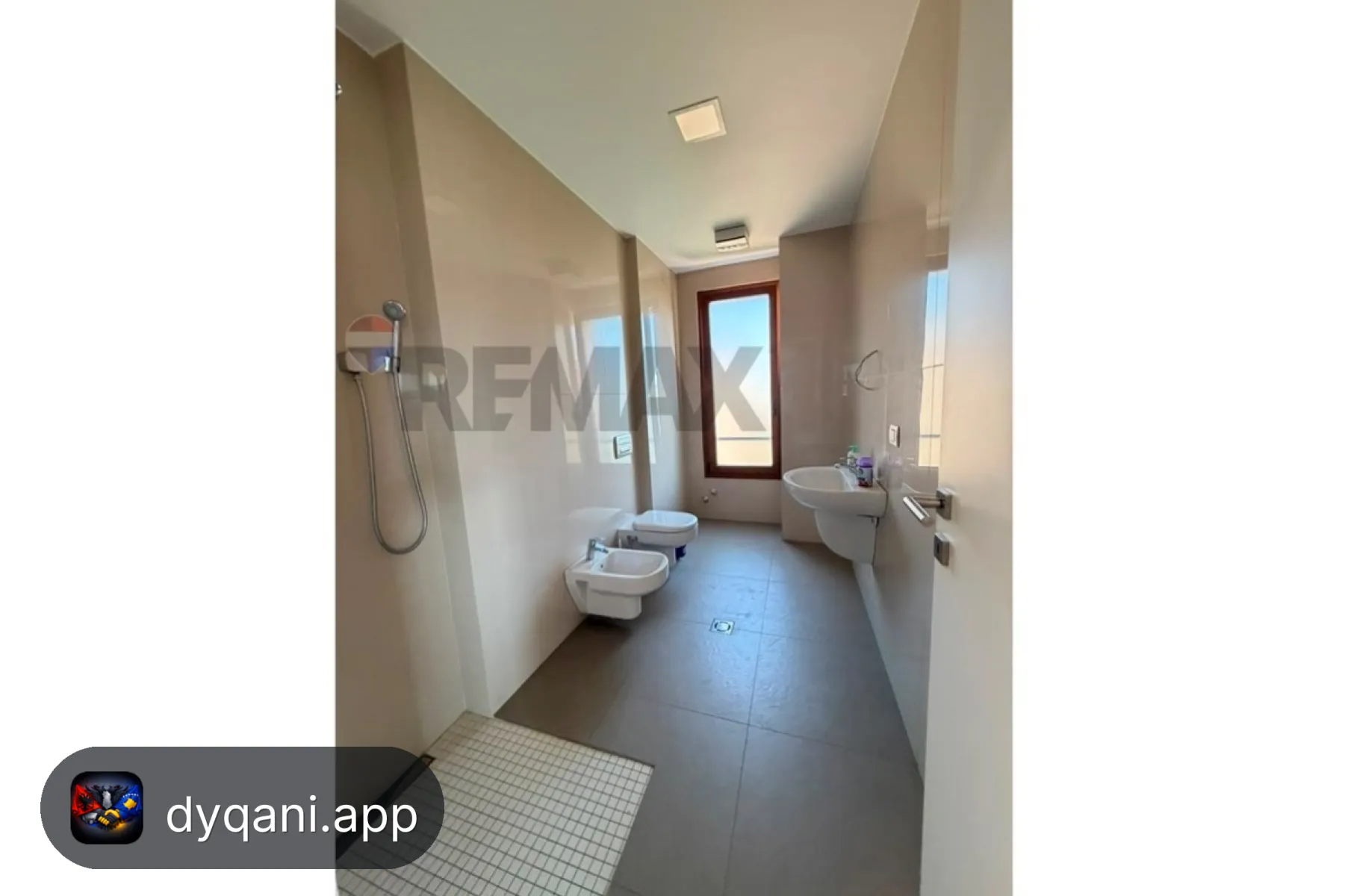 Me Qira Zyrë, 200m², Kati 8 – 250,000 Lek – Tiranë – I mirë — Tiranë - Foto 6