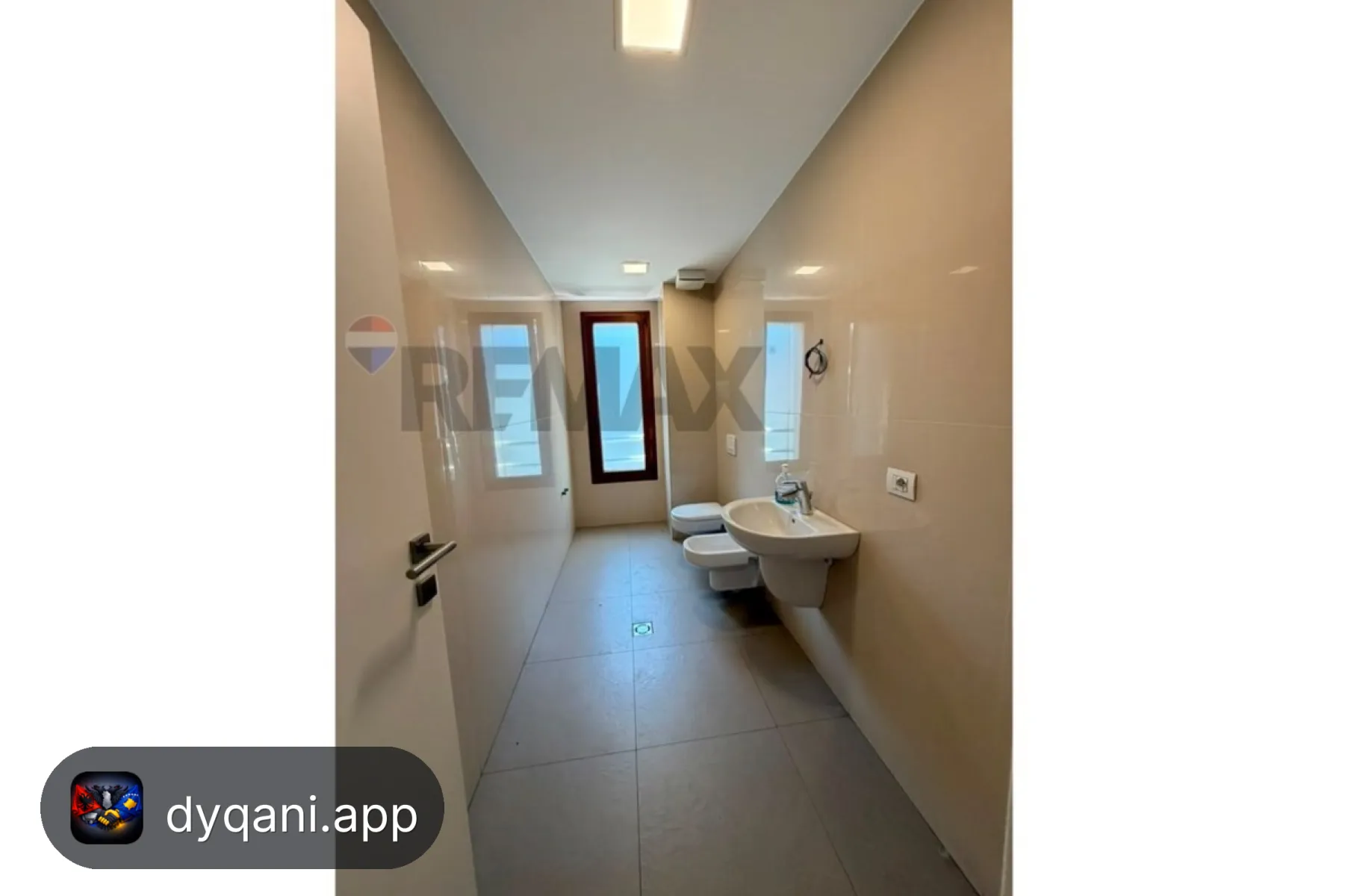 Me Qira Zyrë, 200m², Kati 8 – 250,000 Lek – Tiranë – I mirë — Tiranë - Foto 7