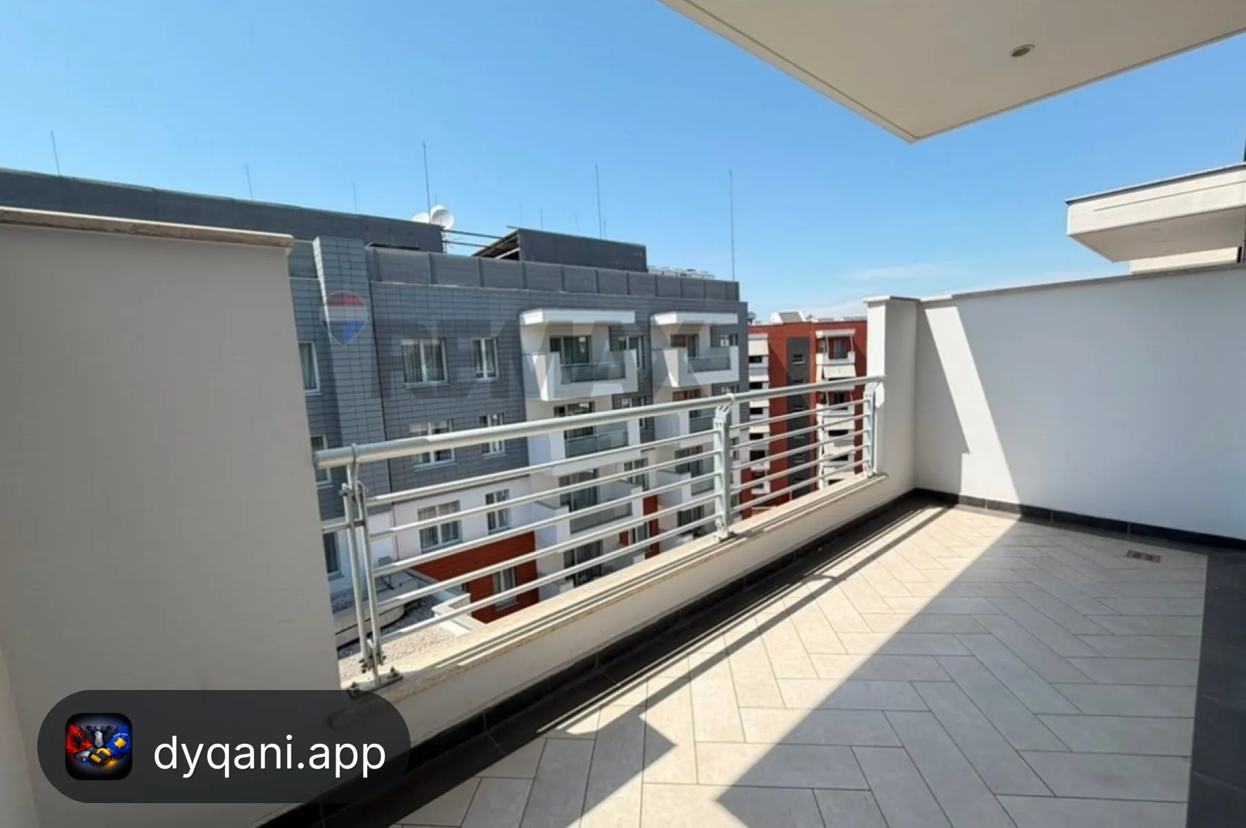 Me Qira Zyrë, 200m², Kati 8 – 250,000 Lek – Tiranë – I mirë — Tiranë - Foto 10