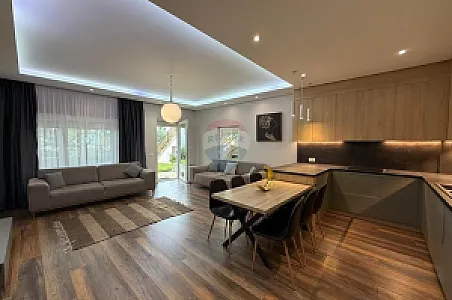 Me Qira Vilë 5+1, 221m² – Liqeni – 3,000€ – Tiranë – I mirë — Tiranë - Foto 1