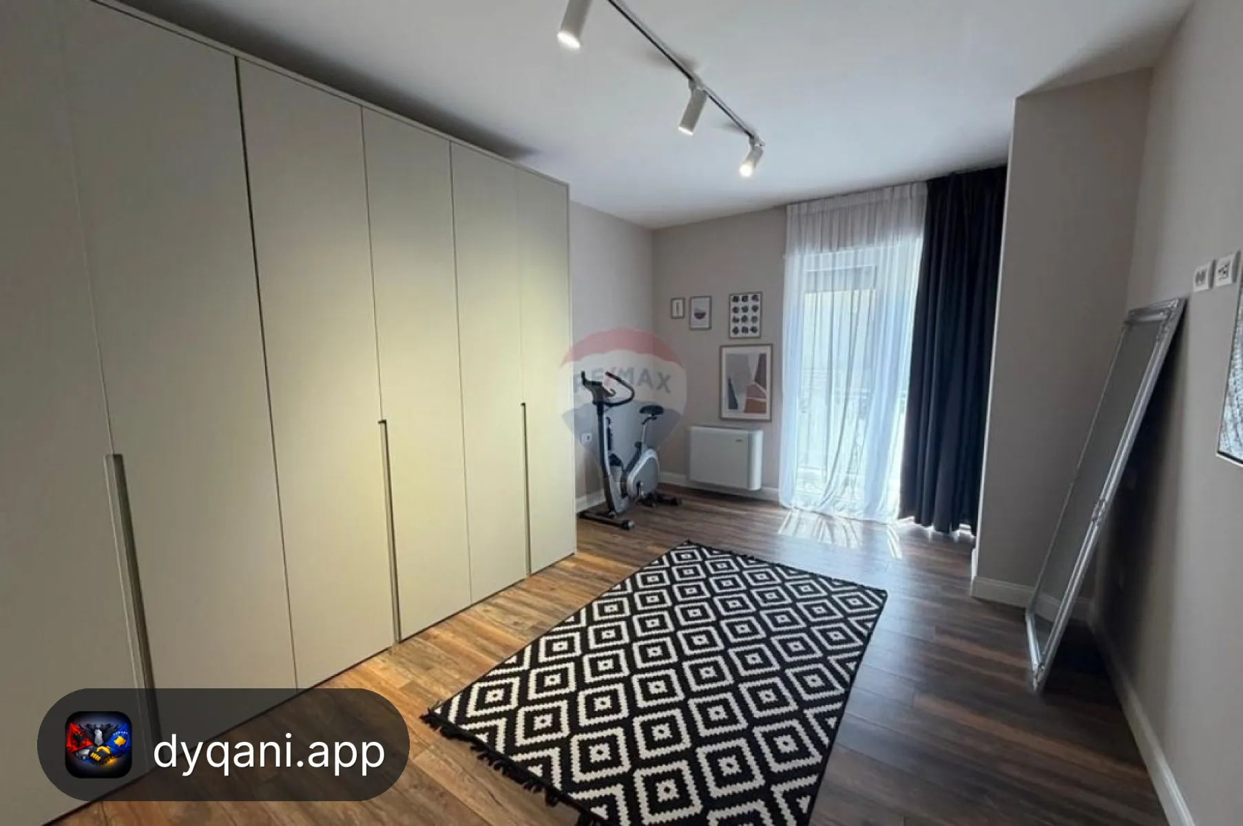 Me Qira Vilë 5+1, 221m² – Liqeni – 3,000€ – Tiranë – I mirë — Tiranë - Foto 4
