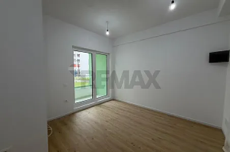 Me Qira Zyrë, 45.5m² – Kompleksi – 30,000 Lek – Tiranë — Tiranë - Foto 1