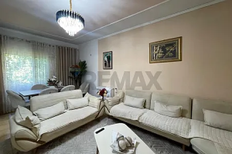 Me Qira Shtëpi – Rruga Ali Demi – 100,000 Lek – Tiranë — Tiranë - Foto 1