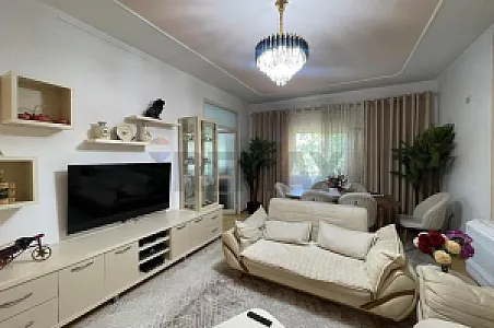 Me Qira Shtëpi – Rruga Ali Demi – 100,000 Lek – Tiranë — Tiranë - Foto 2
